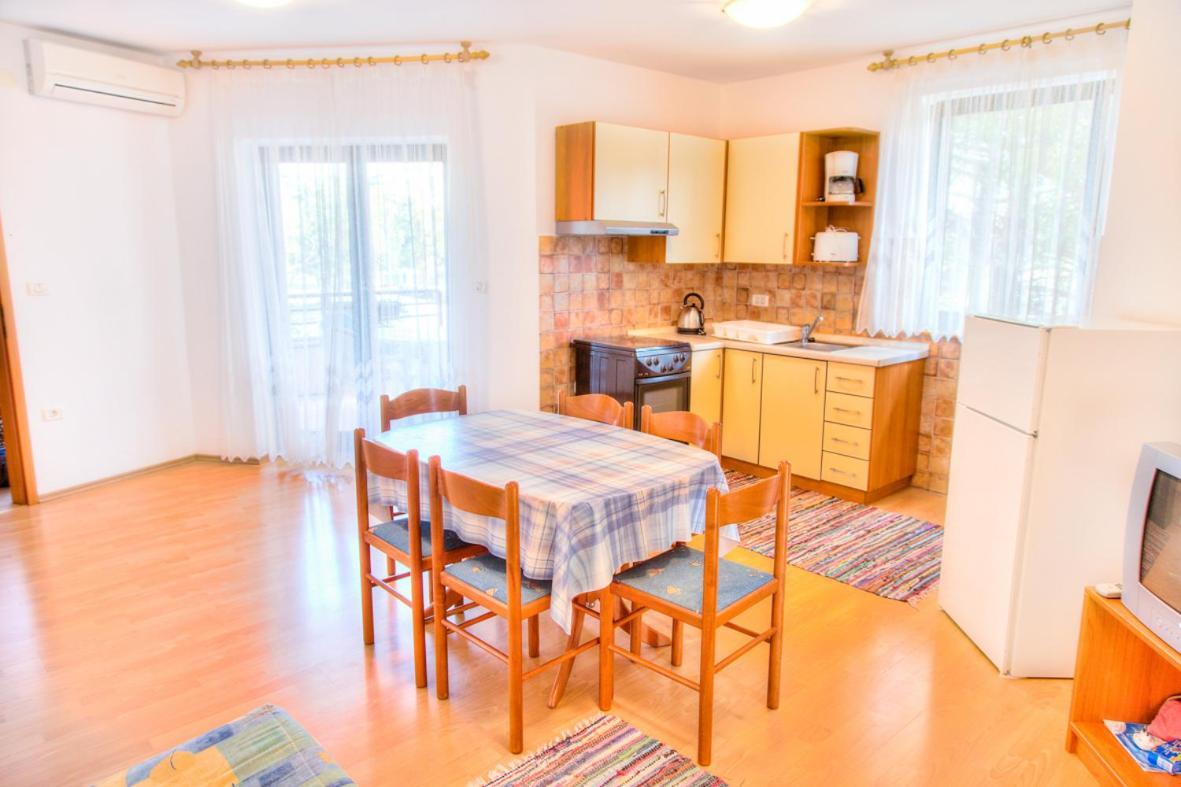 Apartment Josip 2011 Fažana Kültér fotó
