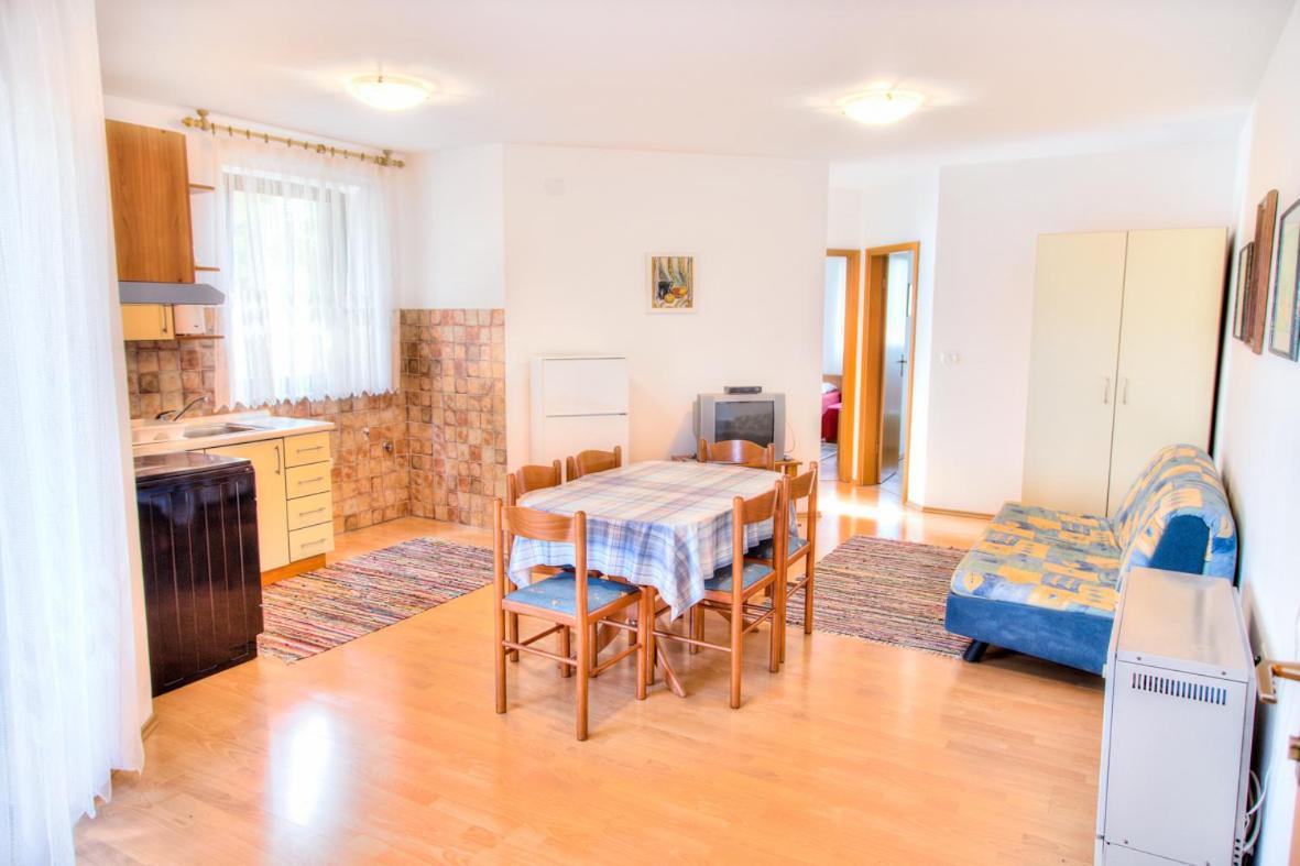 Apartment Josip 2011 Fažana Kültér fotó